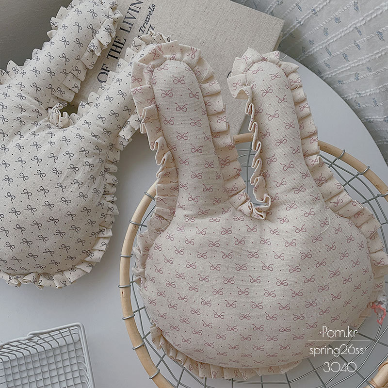 春季新款韩版兔兔荷叶边抱枕布艺充棉儿童宝宝靠垫ins风摆件装饰