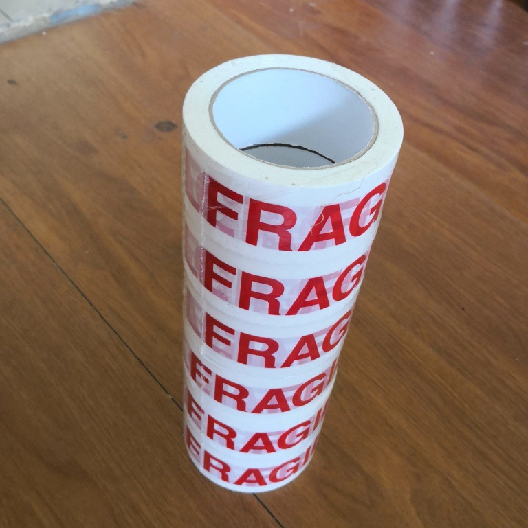 易碎品损胶带警示语白底封箱印字英文Fragile包装打包封口胶布 Application Scenario
