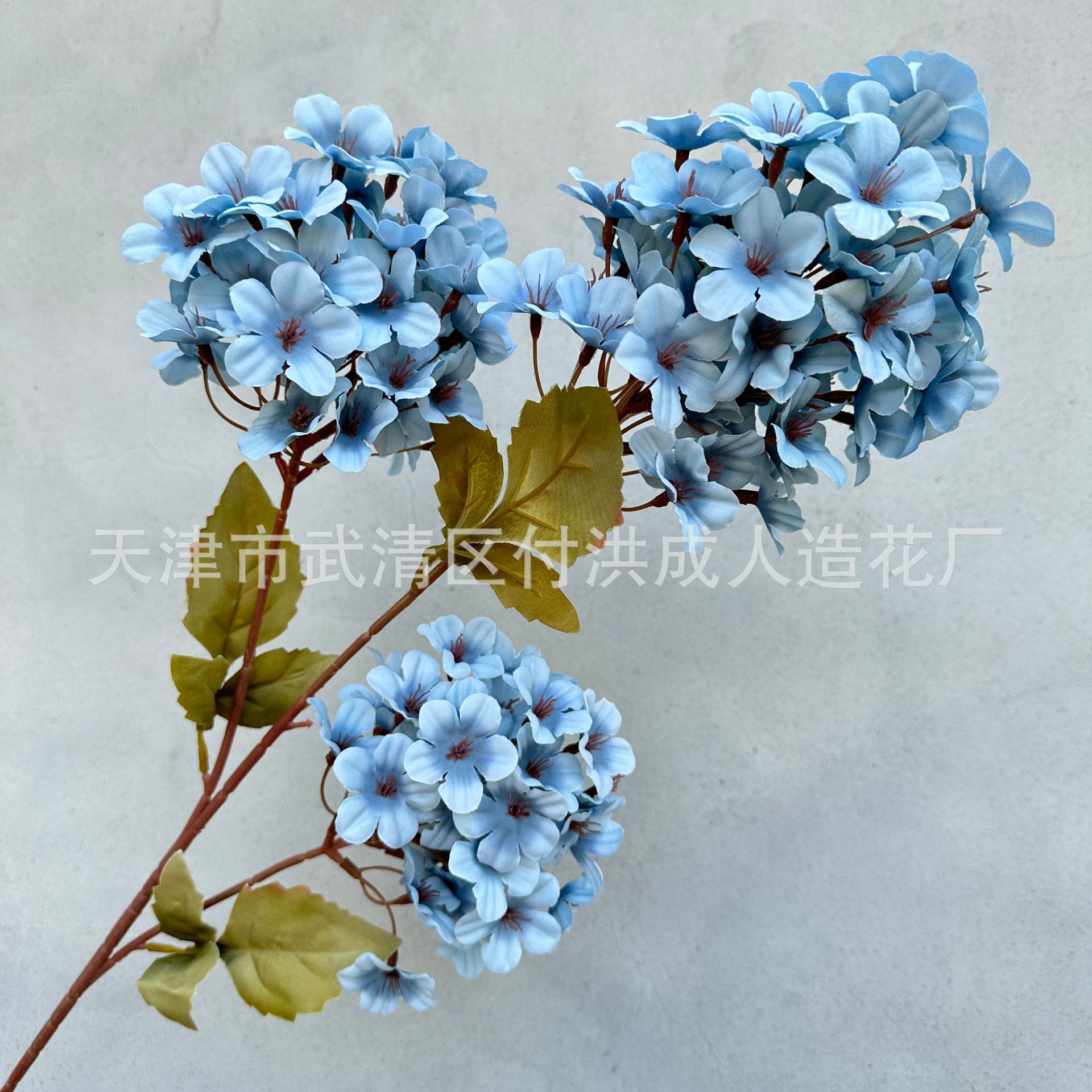 Wholesale of 3-head snowflake hydrangea artificial flowers for wedding roadways, ground arrangement flowers, decorative patterns for prefabricated houses and home decoration Application Scenario