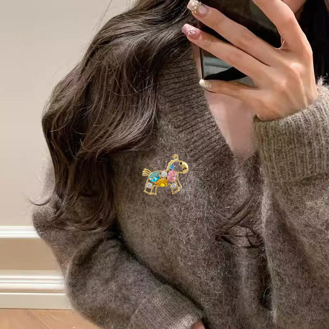 韩国时尚潮流女胸花配饰大气别针外套开衫毛衣链小马款扣卡通风格