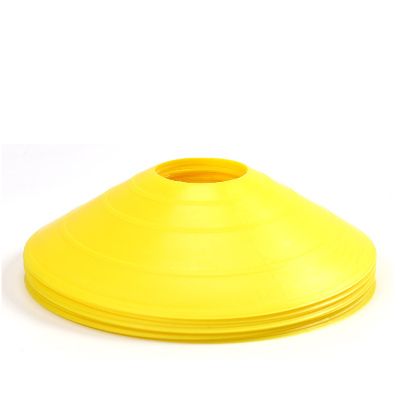 足球训练器材碟子标志盘碟标志杆障碍物标志路标标志桶足球黄色白底实物图