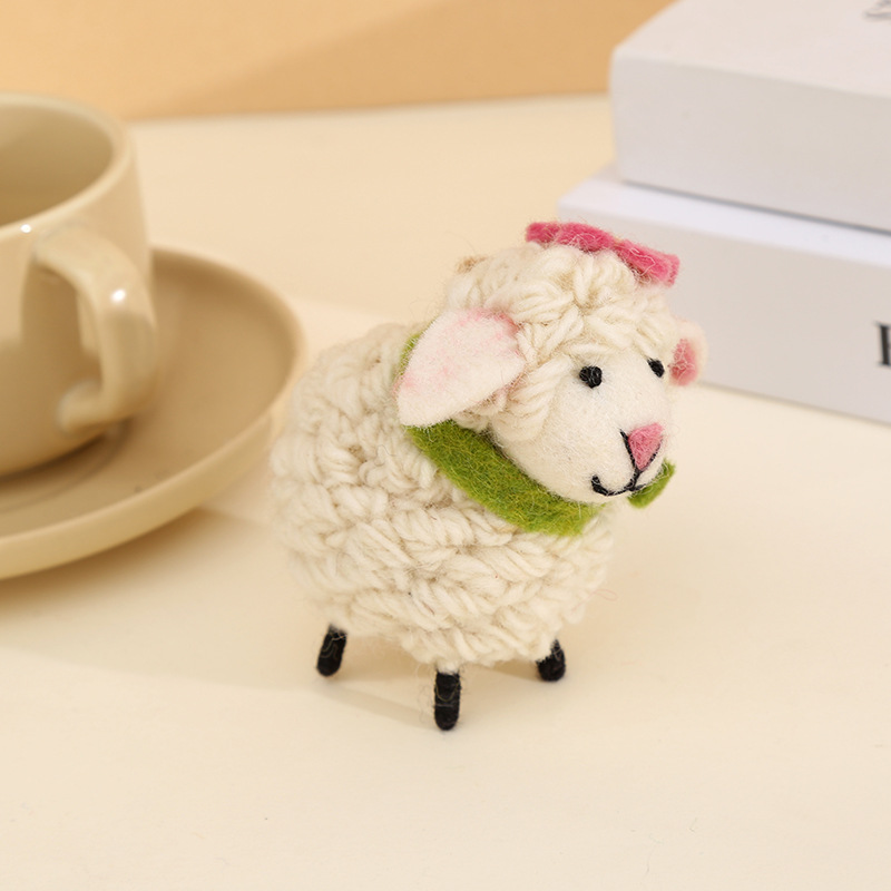 Little sheep handmade wool felt pendant, cute sheep bag pendant, plush car keychain doll gift Little sheep handmade wool felt pendant, cute sheep bag pendant, plush car keychain doll gift