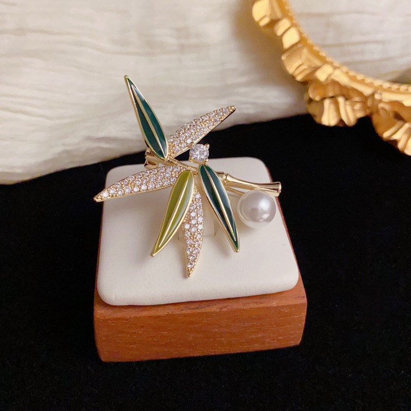 胸针/金榜题名/莫桑钻胸针/胸针复古/徽章产品图