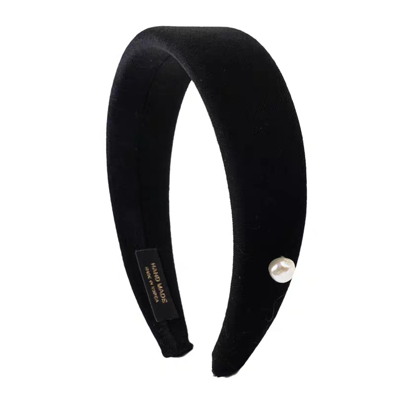 A pearl black velvet wide hairband for women's autumn and winter Korean-style high top hairband with a high-end and elegant look Item Picture