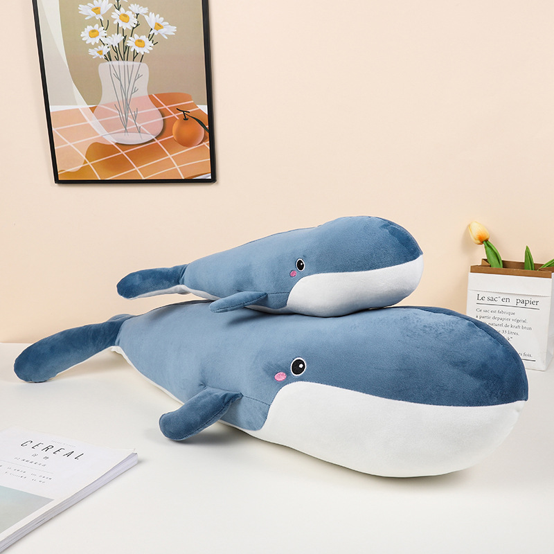 新款卡通可爱鲸鱼毛绒玩具靠垫厂家直供生日送礼大号鲸鱼公仔抱枕