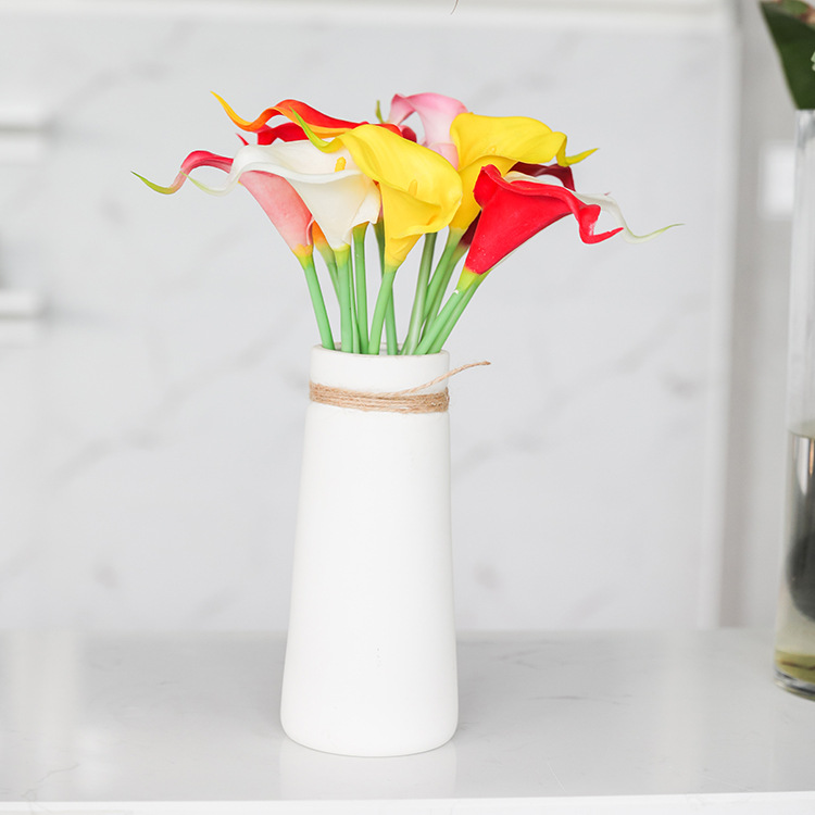 Wholesale of simulated calla lilies, mini PU material, bride's bouquet, living room dining table, home decoration details Picture