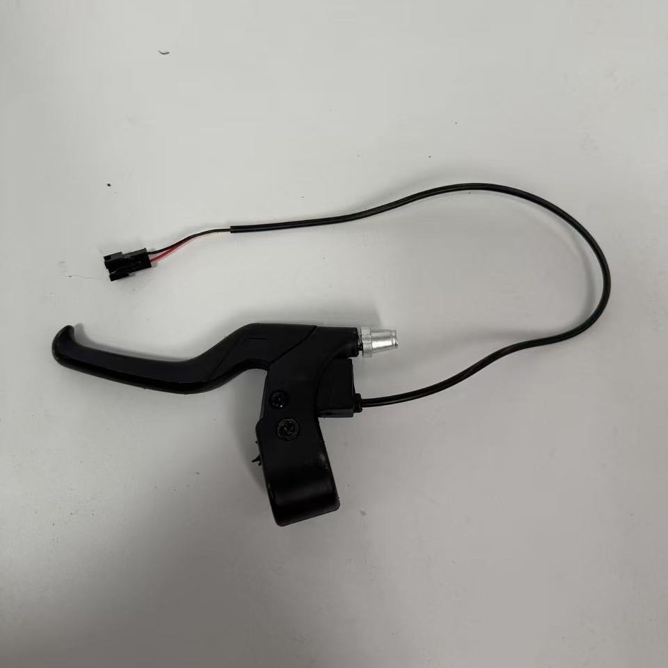 Wholesale of plastic parts for V model three-wheel drift vehicle, pu wheel handlebars with locks, handlebars, brake levers, and spray bucket parts Application Scenario