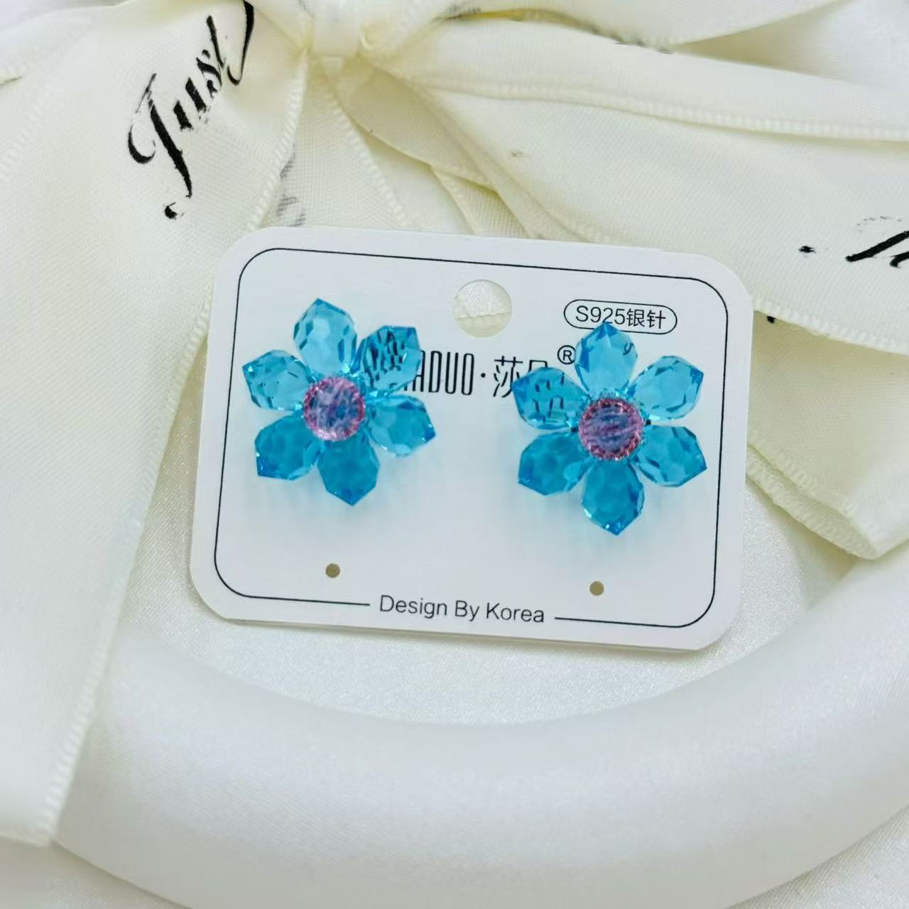 S925 Silver Needle Flower Stud earrings, Austrian crystal earrings for women, Korean version, simple and versatile earrings, anti-allergy and ear piercing details Picture