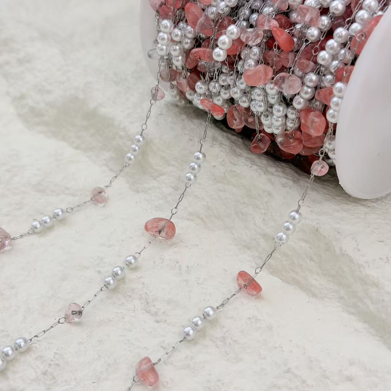 Cross-border strawberry crystal crushed stone bead chain, imitation pearl chain, handmade earrings, hair accessories, DIY accessories, semi-finished products