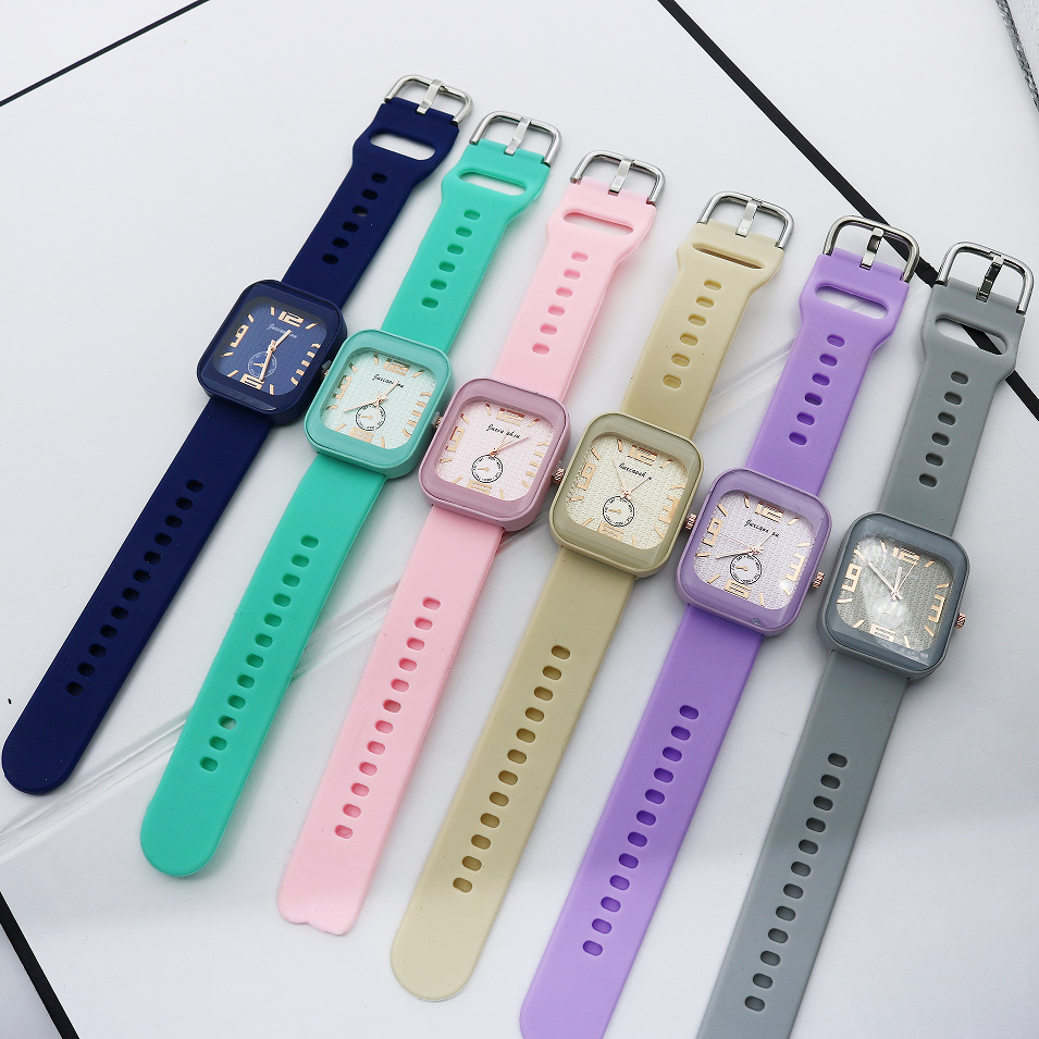 Foreign trade cross-border export square watch, digital, simple, casual and trendy quartz watch, women's silicone high appearance level wristwatch details Picture