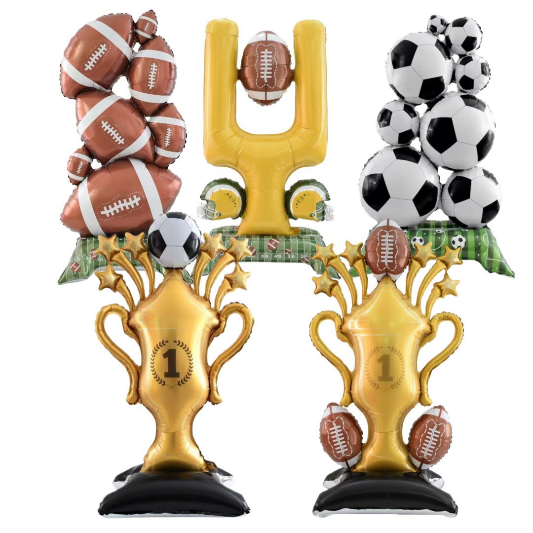 كأس كأس العالم لكرة القدم لبطولة العالم لكرة القدم لعام 2026 لكرة القدم، قام المشجعون بالمناطيد الغشائية المصنوعة من الألمنيوم