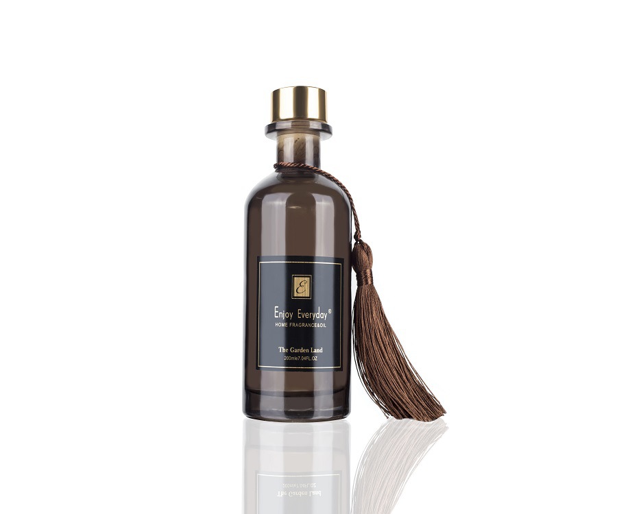 تُوزَّع عطابات العطر في علب العلب details Picture