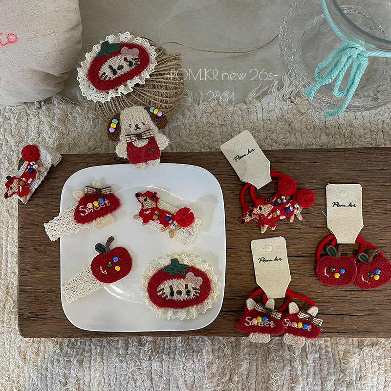 Handcrafted hair accessories, a variety of creative hair clips and headbands, handcrafted fashionable hair accessories, versatile accessories for girls