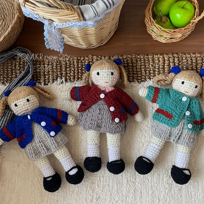 Handmade crochet doll set, sewing thread, single-ended needle, disposable needle and thread, Pengfei double-ended hook needle and brooch, craft supplies Application Scenario