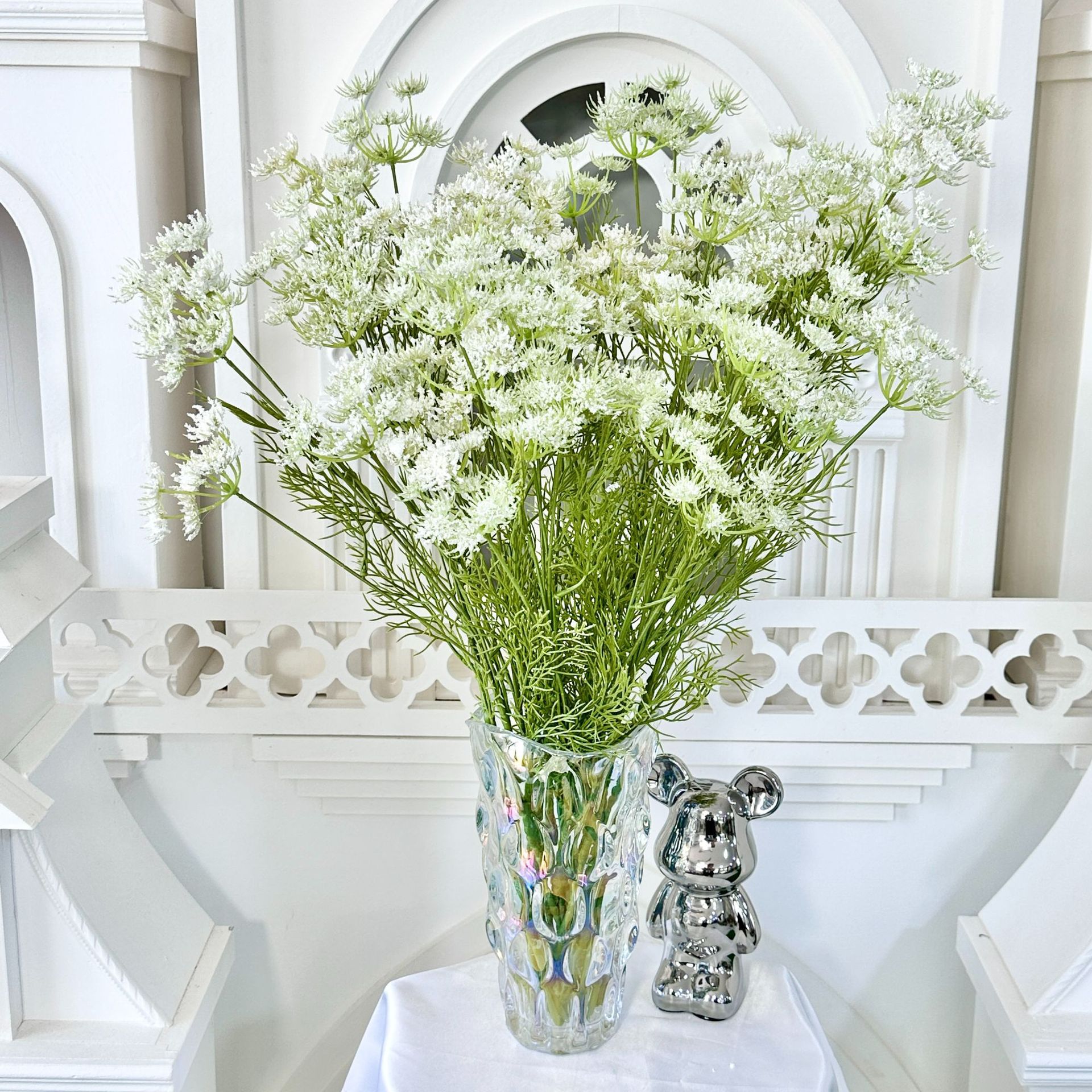 New faux flower long lace artificial flower small and fresh style home living room flower arrangement, hand feel flocked plastic flower details Picture