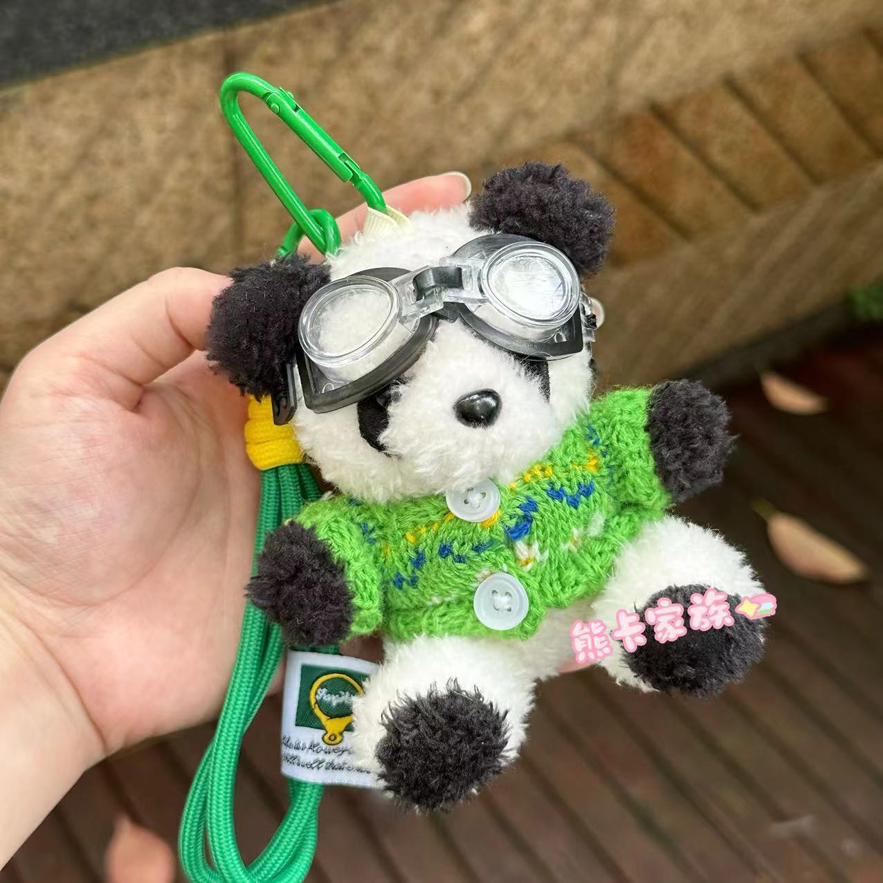Original pilot panda cute cartoon bag keychain, Internet celebrity bestseller pendant, fashionable gift for couples