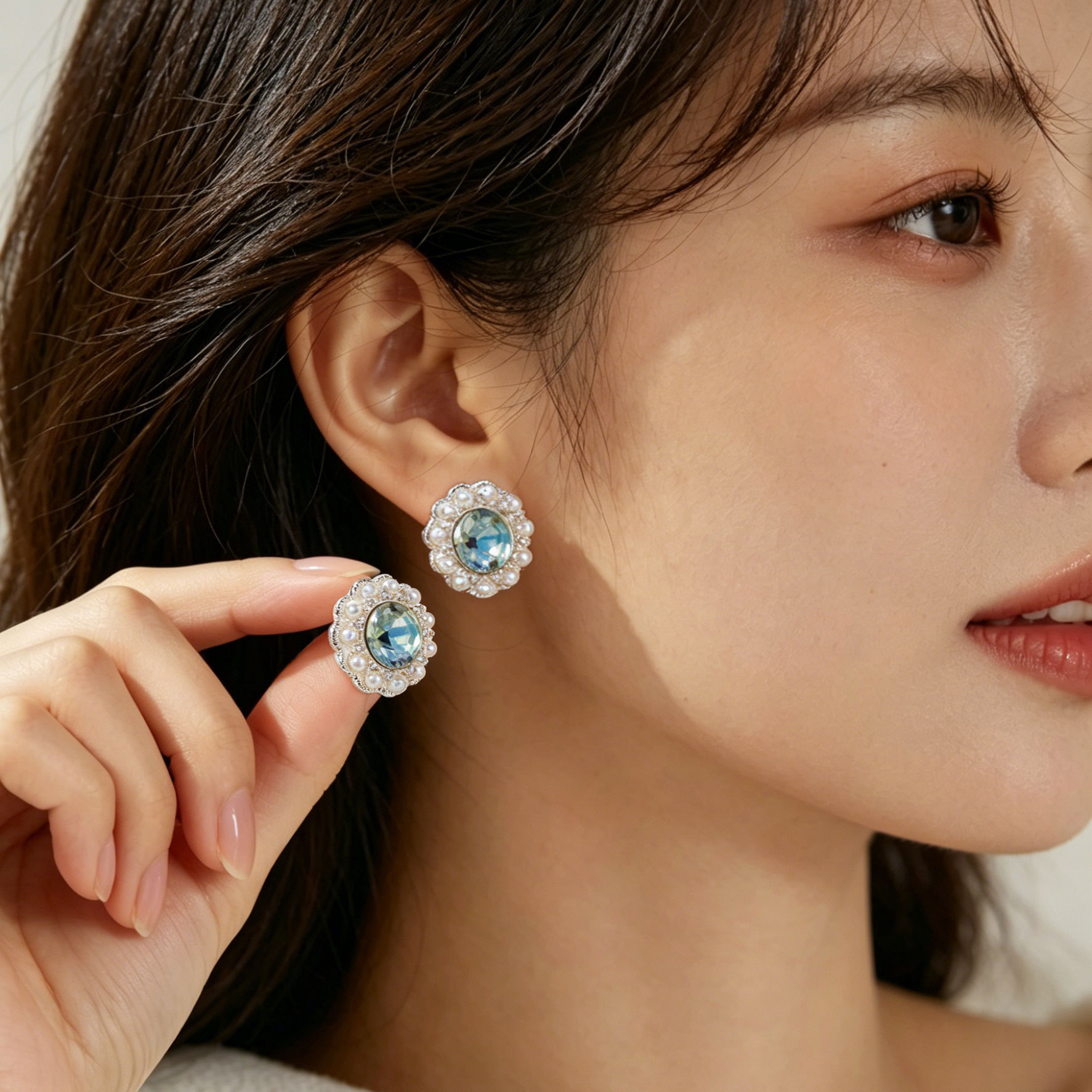 Original design Princess Wave Wave edge round stud earrings, high-end commuter versatile earrings s925 silver needle earrings details Picture
