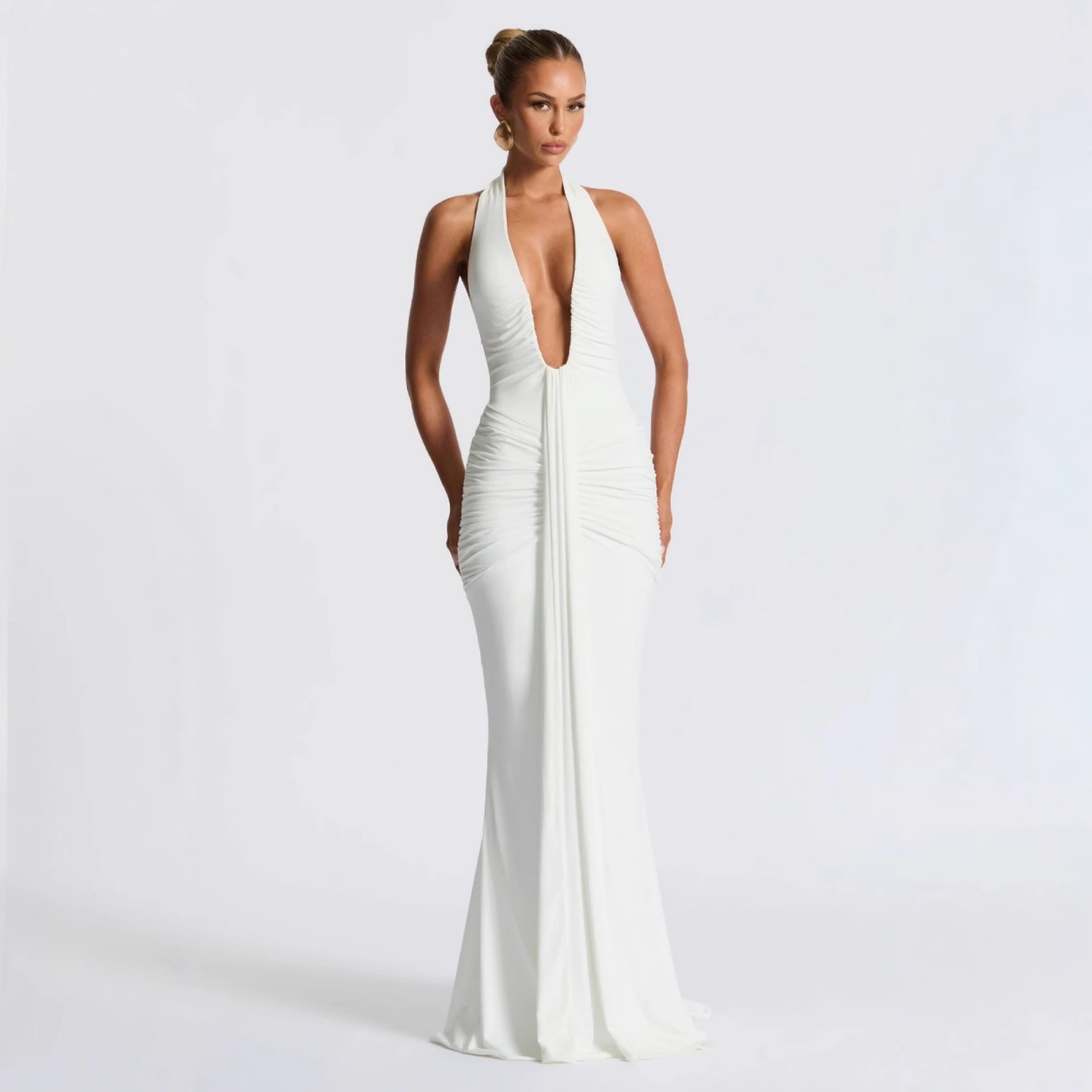 Elegant vacation-style backless, halter-neck and hip-hugging American dress for women 2025 summer new cross-border European and American style women's clothing details Picture