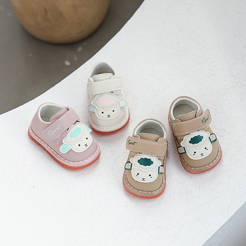 小羊宝宝凉鞋男叫叫鞋软底防滑春秋新款女童鞋子婴儿学步鞋女护脚
