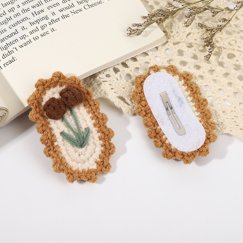 Autumn and winter hand-knitted DIY woolen hair clips, cherry flower BB clips, cute girl bangs side clips, headwear details Picture