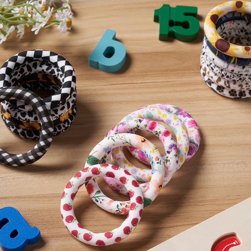 Cross-border Amazon silicone bead ring 65MM food silicone bracelet, baby teething pacifier chain accessories manufacturer wholesale Specification drawing