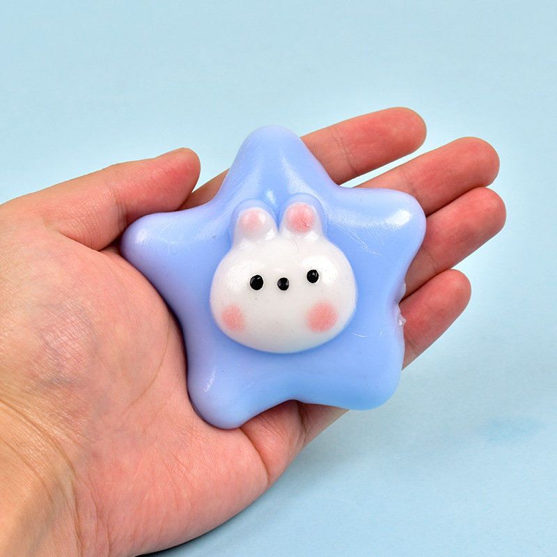 The super soft and wet star rabbit is a popular online celebrity. It has a mud texture and is a stress-relieving toy that is selling well in the toy factory Application Scenario