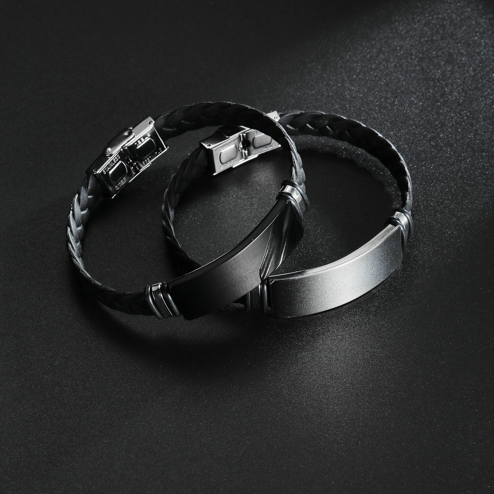 Amazon europa y Estados Unidos pareja simple twist trenzado de silicona pulsera de acero inoxidable espejo pulido se puede grabar el logotipo details Picture