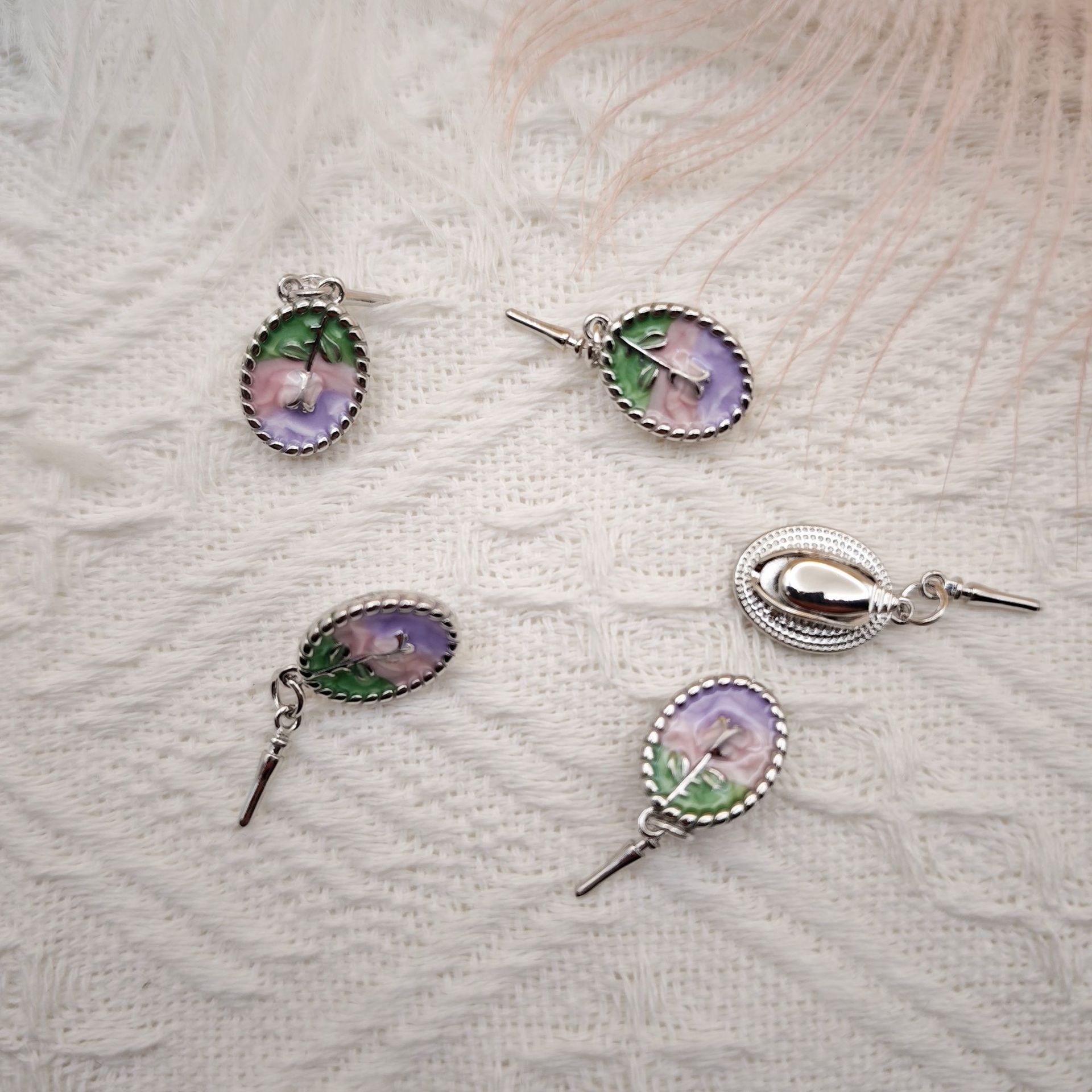 Pearl necklace, ingot buckle, oil drip painting, oil painting style, handcrafted finish, connection, press buckle, stick buckle, diy accessory Specification image