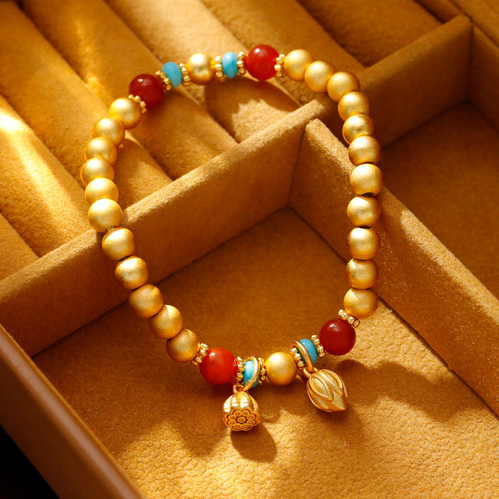 The Hyacinth gold store's same copper-plated sand-gold beaded bracelet with a court style and a high-end feel. The lotus pod pendant bracelet was a bestseller in Douyin live streaming Application Scenario