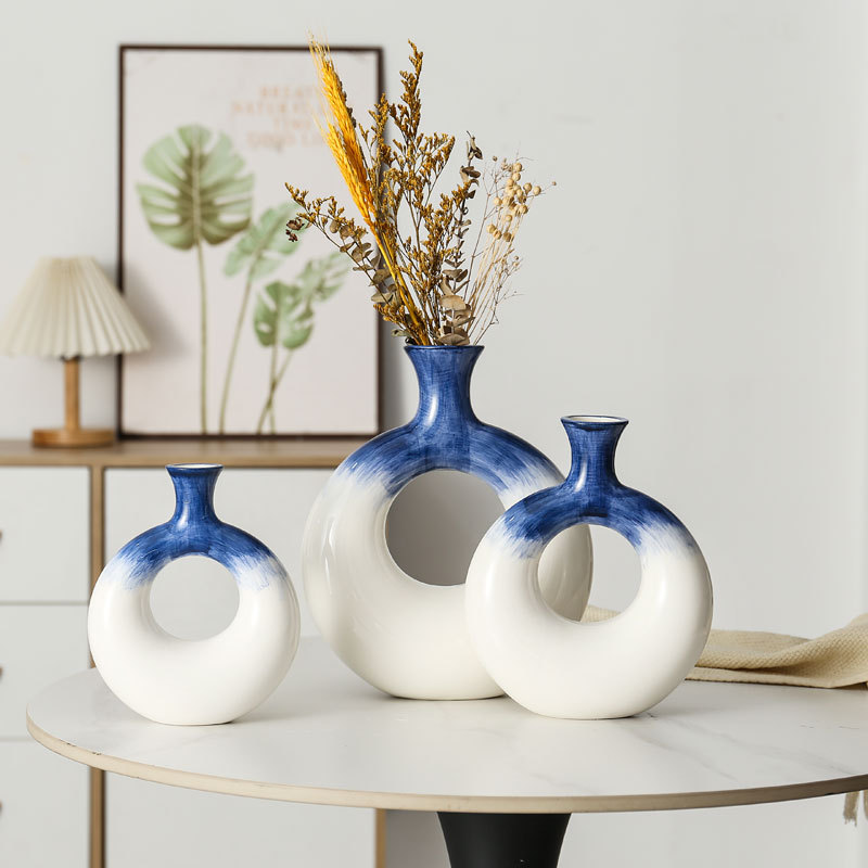 2025北欧风创意工艺品玄关素烧客厅高级感轻奢装饰品陶瓷花瓶摆件