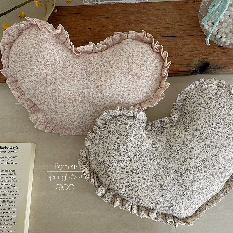 Spring new Korean-style small floral heart-shaped pillow, children's ins style comfortable baby pillow, room decoration Specification image