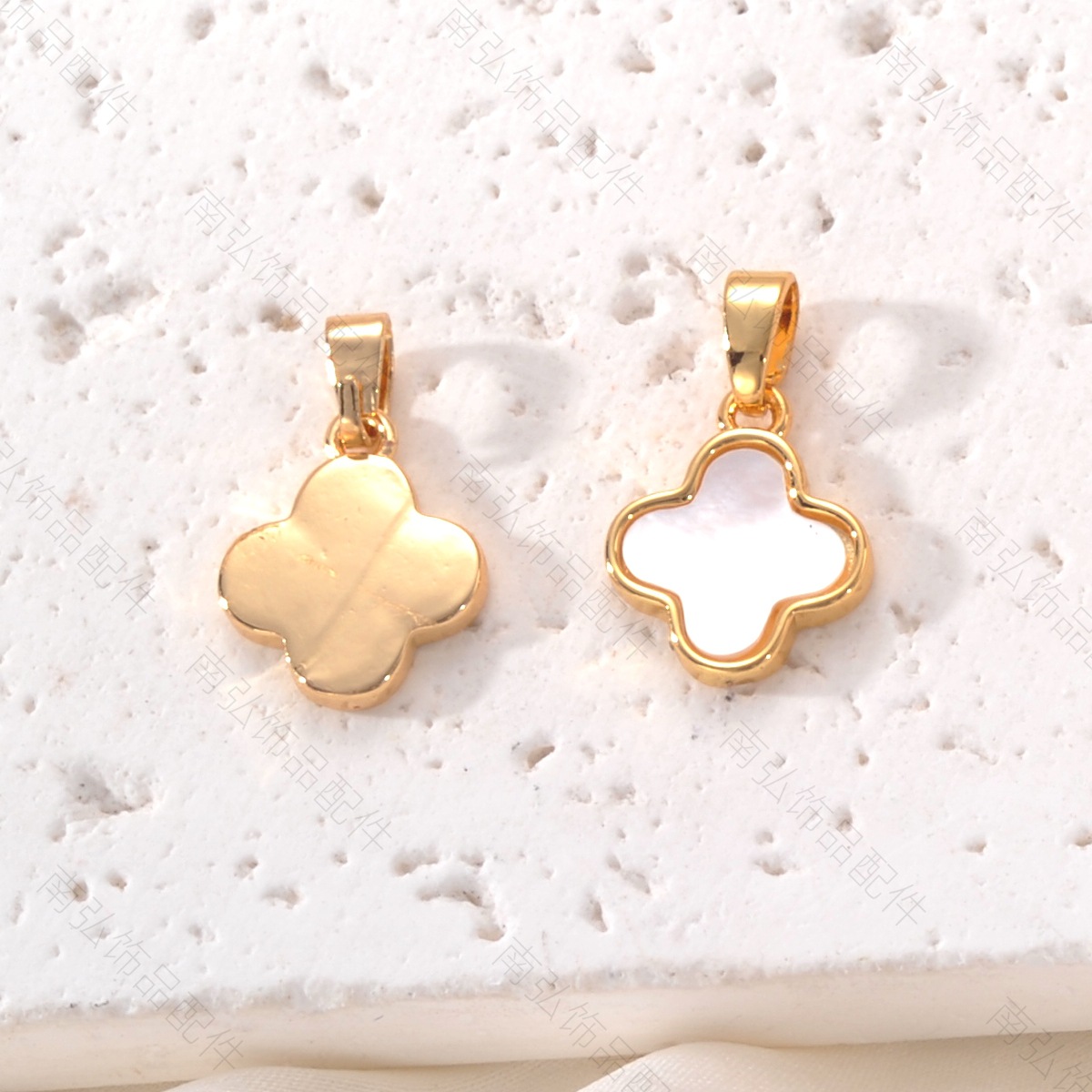 Copper-plated 18k gold pearl necklace pendant with white shell Christmas bell tag, high-end DIY jewelry accessory Specification image