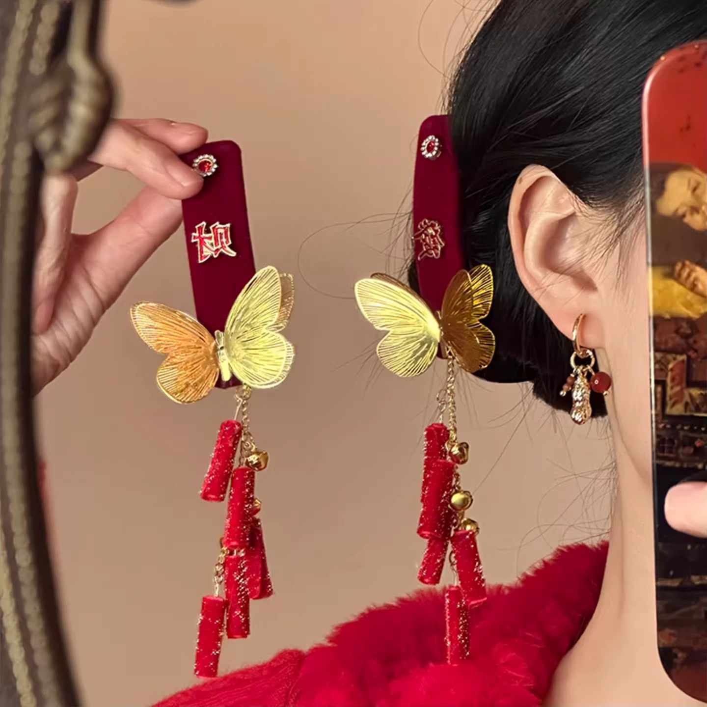 New Chinese-style retro New Year red tassel hair clips, women's bangs hair clips, festive hair accessories details Picture