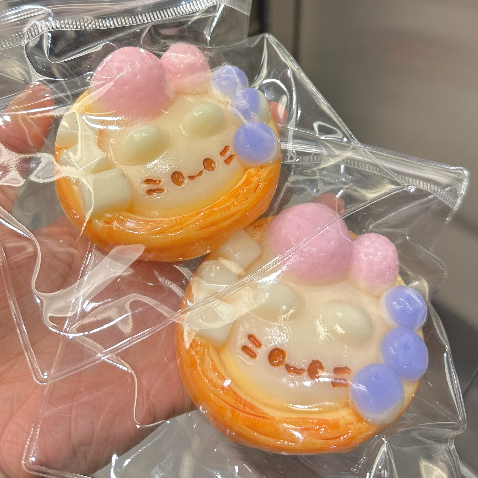 Hot-selling, in-stock Niannile kitten egg tarts with a water-like, creamy texture and a silicone-like feel, as well as a slime, stress-relieving toy details Picture