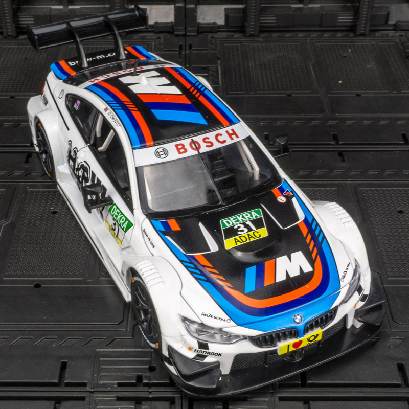 Caipo 68256K simulation M4 DTM alloy car Model Track Edition Metal Sound and Light Toy Car Boy 1:24 Application Scenario