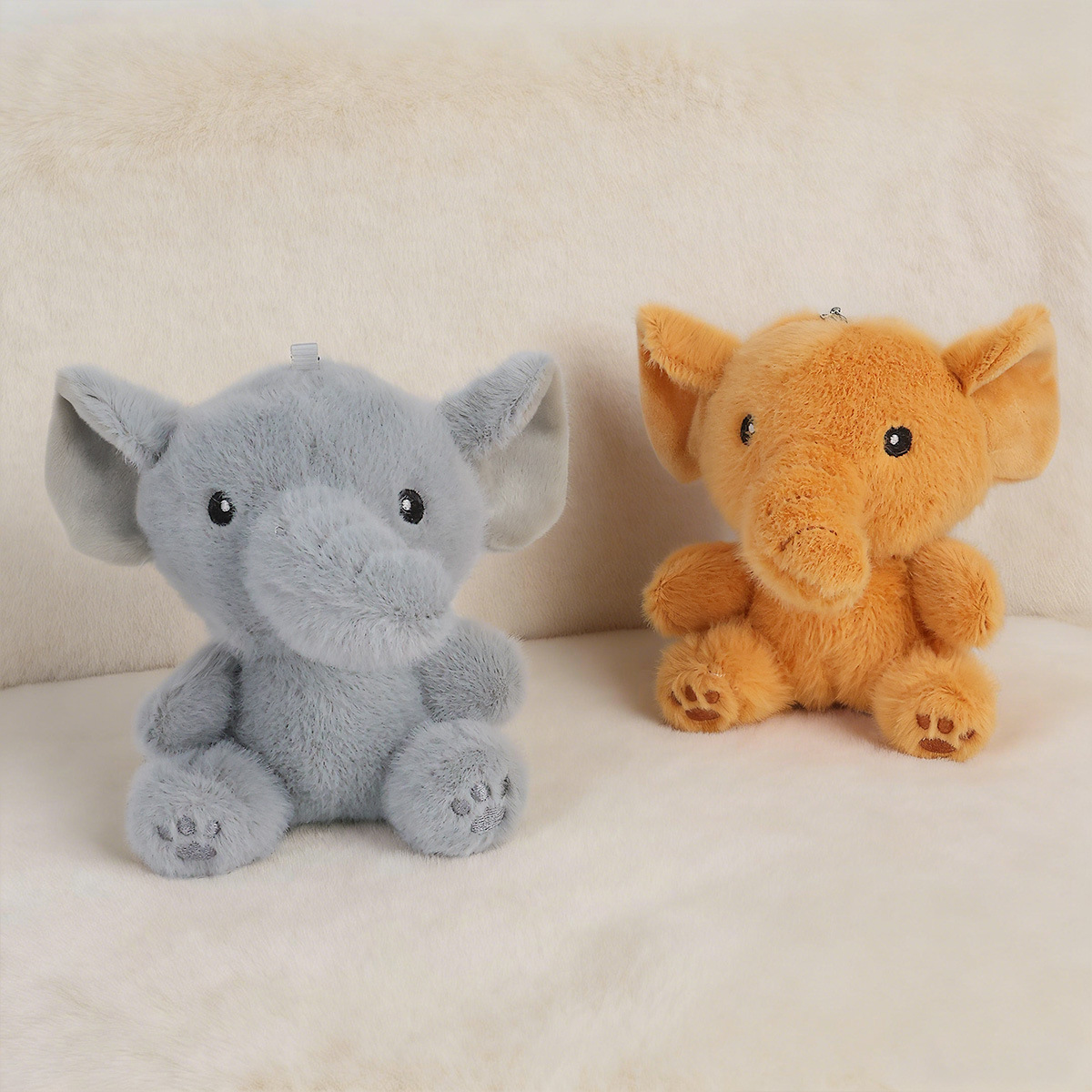 Cute plush keychain accessories, schoolbag pendants, ground promotion practical throwing dolls, small gifts and souvenirs details Picture