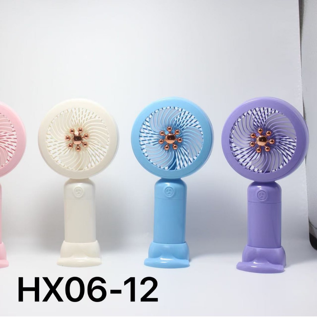 وكان HXX06-12 مزود بحاجز رسوم متحركة من طراز HXX06-12 يحمله طالب صيفي يحمل طراز USB مزود بمروحة الدب Specification image