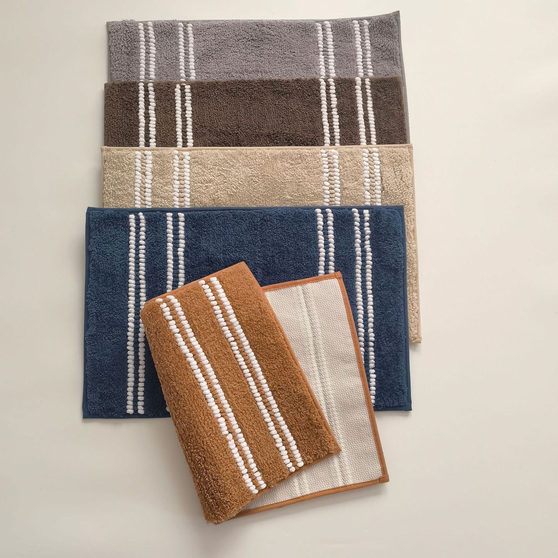 爱丽丝雪尼尔细条白色TPR底室内厨房客厅卫生间吸水防滑地垫脚垫