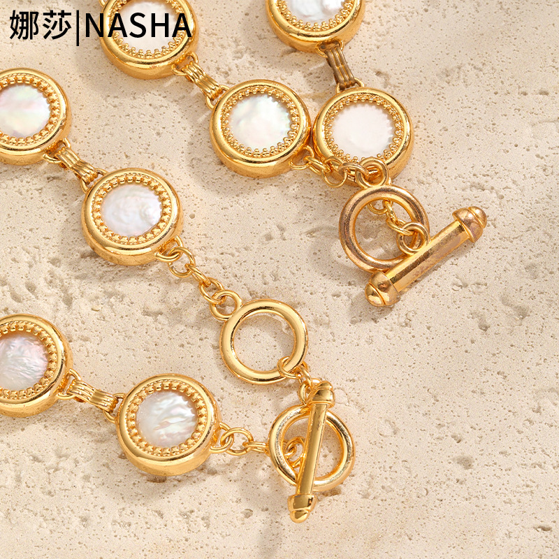 Nasha Cross-border Exclusive Jewelry Set: French Retro and High-end White Shell Roman Round Plate Pearl Jewelry Set Specification image