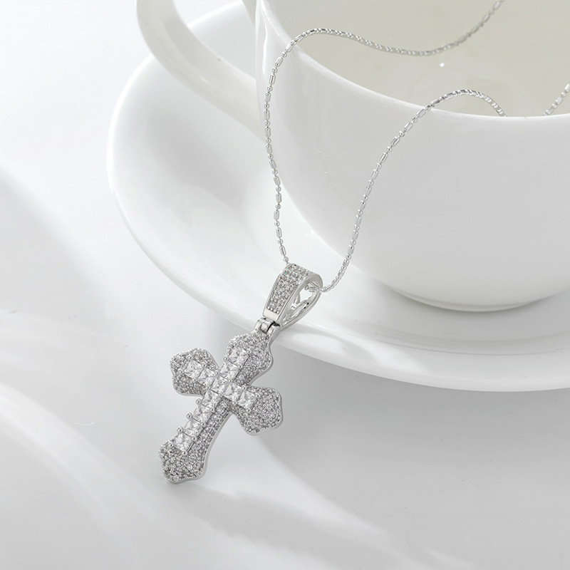 欧美风嘻哈饰品十字架铜镶嵌锆石吊坠锁骨链跨境个性时尚百搭项链产品图