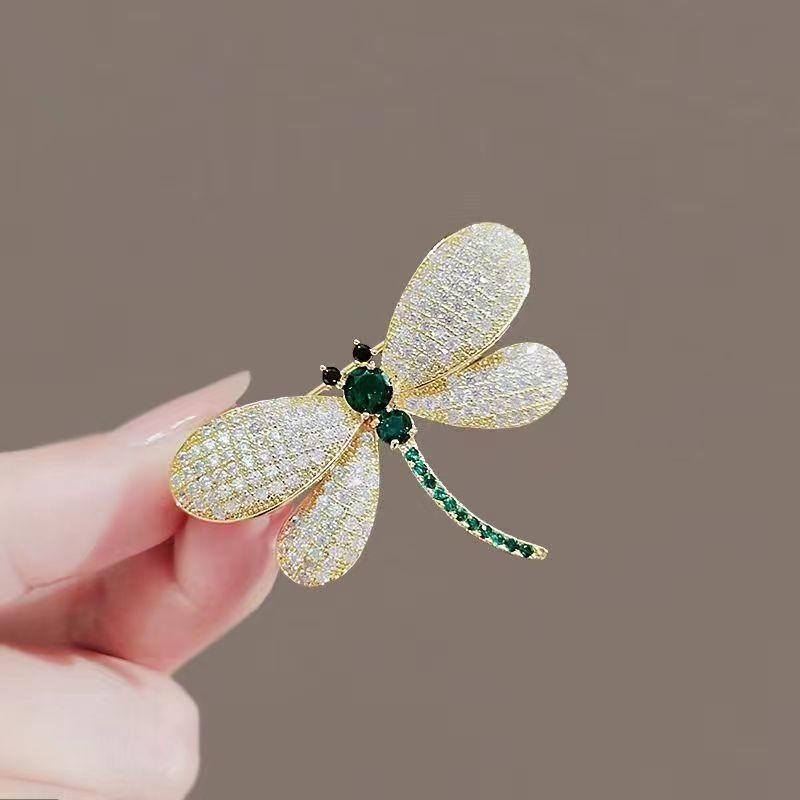 High-end and exquisite European and American dragonfly brooches, luxurious and niche suit brooches, design sense pins, collar pins, and anti-glare accessories Specification image