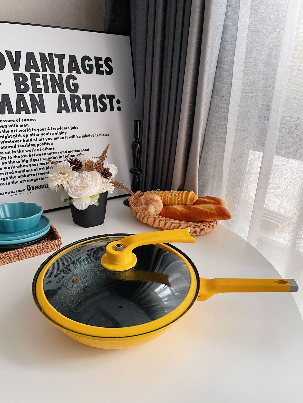 Manufacturer's tourmaline non-stick pan, vacuum micro-pressure pan, all-in-one frying, stir-frying and stewing household wok, exhibition sales wok, gift wok Item Picture