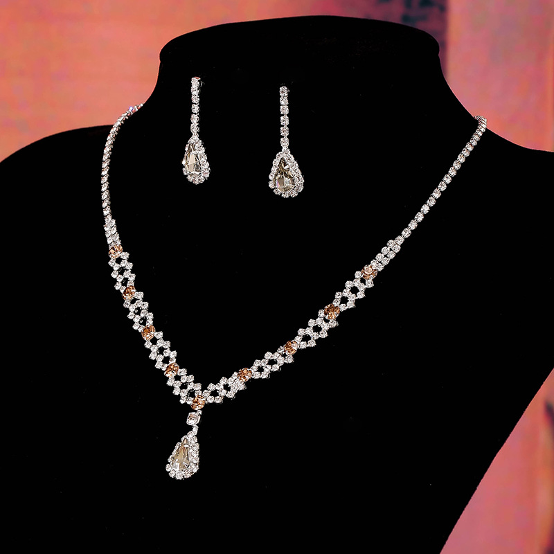 Cross-border best-selling exquisite claw chain necklace, earring set, two-piece set, water drop neck chain, collarbone chain, dinner accessories for women details Picture