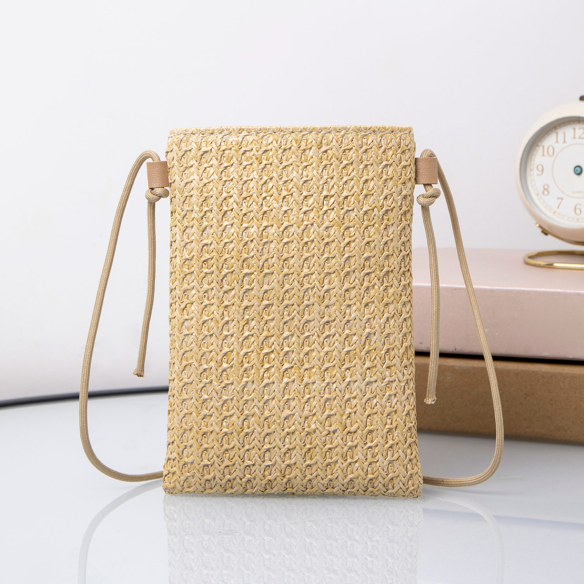 Cross-Border Straw Weaving Bag, Straw Weaving Fashionable Small Bag, Women's Summer New Stylish Casual Bag, Woven Single-Shoulder Crossbody Bag, Handbag, Hand-Held Bag, Handcrafted Straw Weaving Bag Application Scenario