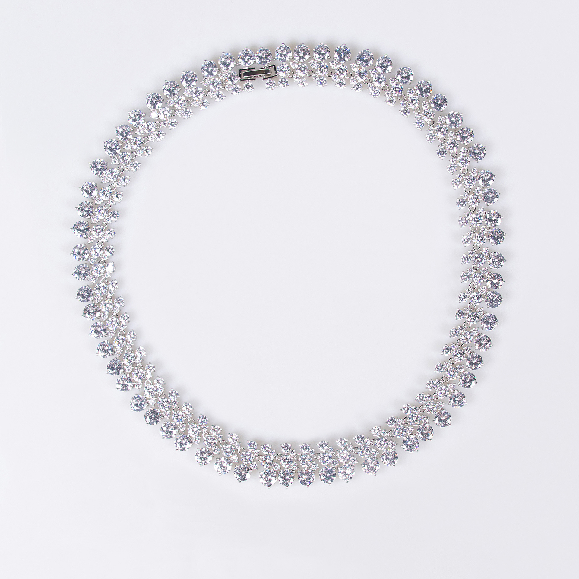 Europa y américa lujo nupcial conjunto collar 307 piezas superflash mujer simple temperamento circonitas pendientes de alta joyería joyería de gutisa joyas de banquete vestido accesorios Item Picture