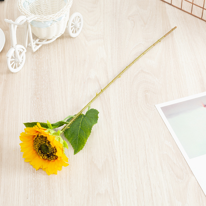 Simulated single small sunflower artificial flower project home placement decoration sunflower wedding shooting props details Picture