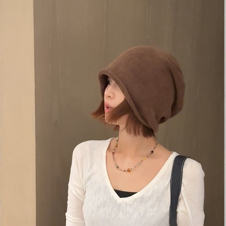 Japanese-style solid-color knitted pile hat for women in autumn and winter, loose headwear, casual and versatile, face-enhancing small bun hat, cold hat Application Scenario