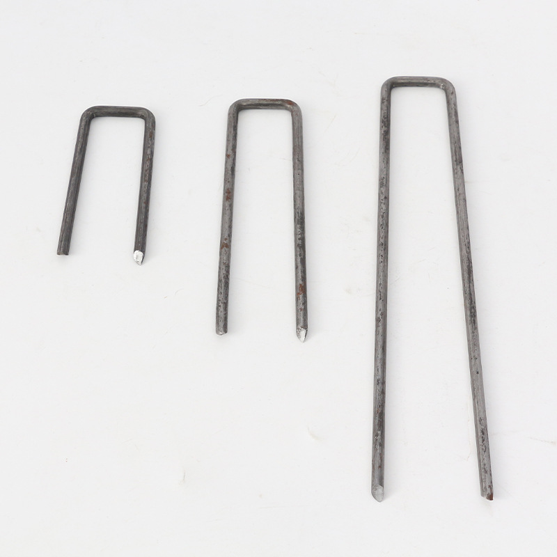 U-shaped ground nails, lawn nails, ground fabric nails, insect-proof fabric nails, galvanized ground nails, greenhouse and orchard ground film nails, outdoor tent nails Application Scenario