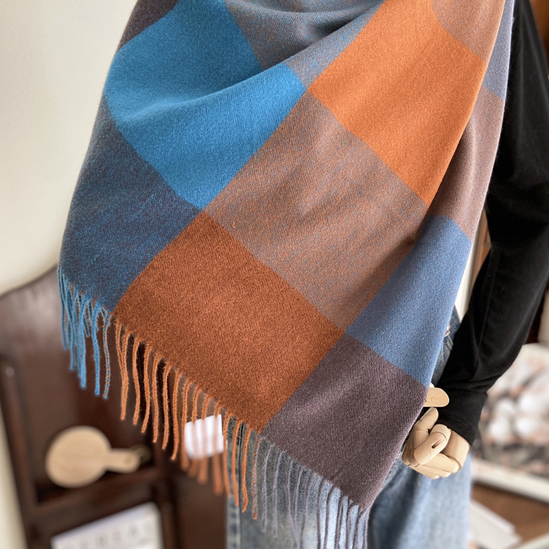 One-piece consignment scarf for women's autumn and winter 2024 new style warm faux cashmere large checkered shawl for students Korean-style scarves wholesale at street stalls Application Scenario
