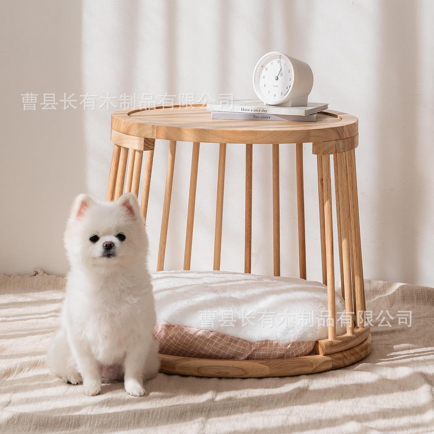 Wooden pet bed, ice silk pad, dog bed, dog supplies, cool pet ice pad in summer Application Scenario